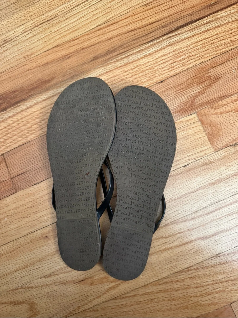 TKEES Glosses Slim Black Strap Sandals